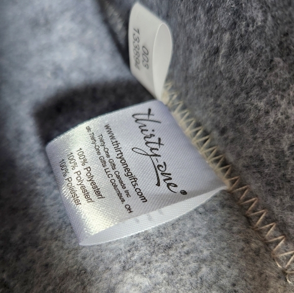 Thirty-One 31 Circular Cream Natural Whisper Gray Felt Wine Bottle Gift Bag - Picture 10 of 10